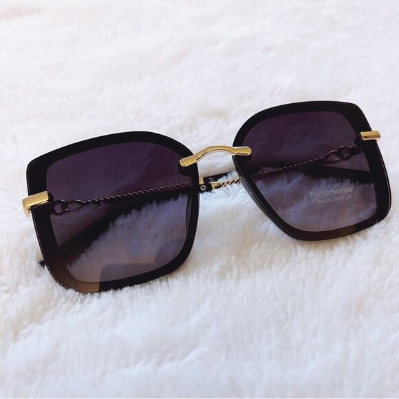 Gia Black Elegant Chain Link Oversized Sunglasses - Picture 4 of 9